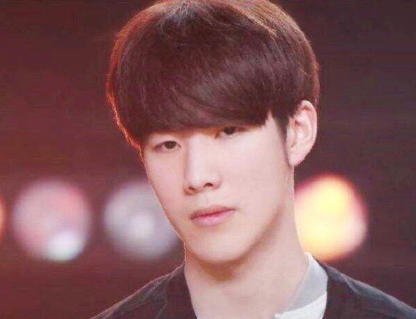 周冠宇是中 周冠宇是中